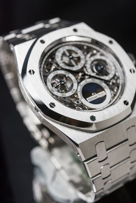 audemars piguet storia royal oak calendario perpetuo acciaio platino|audemars piguet royal oak calendar.